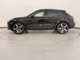 Used 2025 Porsche Macan image 2
