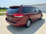 Used 2012 Toyota Sienna XLE image 5