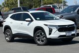 Used 2025 Chevrolet Trax LT w/ Driver Confidence Package image 2