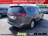 Used 2023 Chrysler Pacifica Touring-L image 3