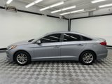 Used 2015 Hyundai Sonata SE image 2