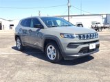 Used 2024 Jeep Compass Sport image 3