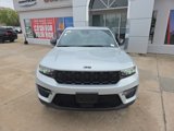 New 2025 Jeep Grand Cherokee Altitude image 2