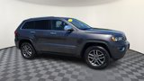 Used 2020 Jeep Grand Cherokee Limited w/ Luxury Group II image 2