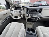 Used 2014 Toyota Sienna LE image 3