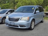 Used 2013 Chrysler Town & Country Touring image 3
