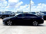 Used 2022 Hyundai Elantra Limited image 4
