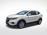 Used 2021 Nissan Rogue Sport SV image 2
