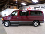 Used 2005 Ford E-150 and Econoline 150 XLT image 2