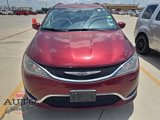 Used 2019 Chrysler Pacifica Touring-L image 3