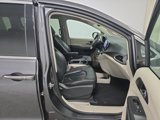 Used 2022 Chrysler Pacifica Touring-L image 6