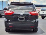 Used 2018 Toyota Sienna XLE image 5