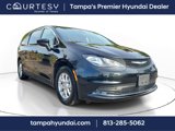 Used 2023 Chrysler Voyager LX image 2