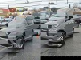New 2025 Chrysler Pacifica Select image 3