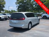 Used 2023 Chrysler Pacifica Touring-L image 5