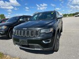 Used 2017 Jeep Grand Cherokee Limited w/ Luxury Group II image 2