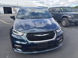 New 2025 Chrysler Pacifica Select image 2