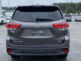 Used 2019 Toyota Highlander XLE image 3
