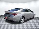 Used 2021 Hyundai Elantra SE image 3