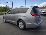 Used 2021 Chrysler Pacifica Touring-L image 5