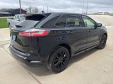 Used 2022 Ford Edge SE w/ Black Appearance Package image 4