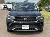 Used 2024 Volkswagen Taos SE image 2