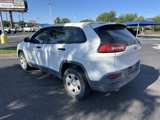 Used 2014 Jeep Cherokee Sport image 4