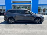 Used 2017 Chevrolet Traverse LT image 2