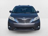 Used 2017 Toyota Sienna XLE image 2