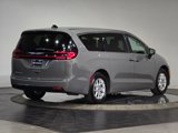 Used 2023 Chrysler Pacifica Touring-L image 5