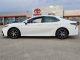 Used 2023 Toyota Camry SE image 3