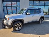 Used 2017 Jeep Renegade Latitude w/ Cold Weather Group image 3