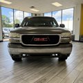 Used 2002 GMC Yukon SLE image 2