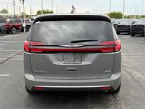 New 2025 Chrysler Pacifica Select image 4