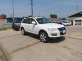 Used 2010 Volkswagen Touareg TDI image 2