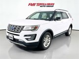 Used 2017 Ford Explorer XLT w/ Equipment Group 201A image 3