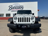 Used 2018 Jeep Wrangler Unlimited Rubicon w/ Connectivity Group image 2
