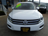 Used 2017 Volkswagen Tiguan Limited w/ Alloy Wheels Package image 2