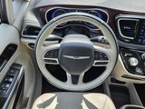 Used 2017 Chrysler Pacifica Limited image 6