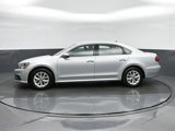 Used 2017 Volkswagen Passat 1.8T S image 4