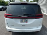 Used 2023 Chrysler Pacifica Touring-L image 6