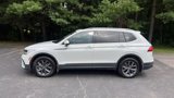 Used 2022 Volkswagen Tiguan SE w/ Panoramic Sunroof Package image 2