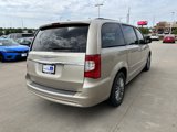 Used 2016 Chrysler Town & Country Touring-L w/ Driver Convenience Group image 5