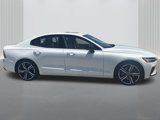 Used 2022 Volvo S60 T8 R-Design Expression w/ Premium Package image 4
