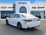 Used 2023 Toyota Camry SE image 3