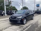 New 2026 Chrysler Pacifica Select image 3