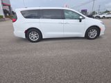 Used 2023 Chrysler Pacifica Touring-L image 6