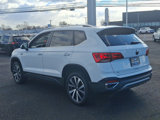 Certified 2022 Volkswagen Taos SE w/ IQ.Drive SE Package image 5