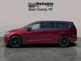 Used 2023 Chrysler Pacifica Touring-L image 3