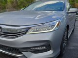 Used 2017 Honda Accord Touring image 4